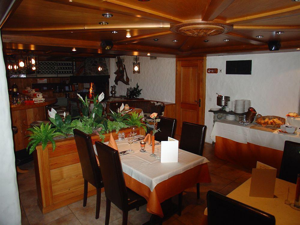Hotel Europa Guest House Зас-Фе Экстерьер фото