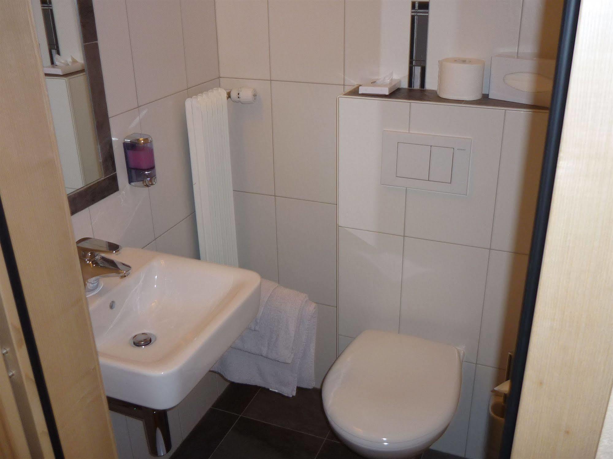 Hotel Europa Guest House Зас-Фе Экстерьер фото